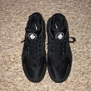 Black Nike shoes